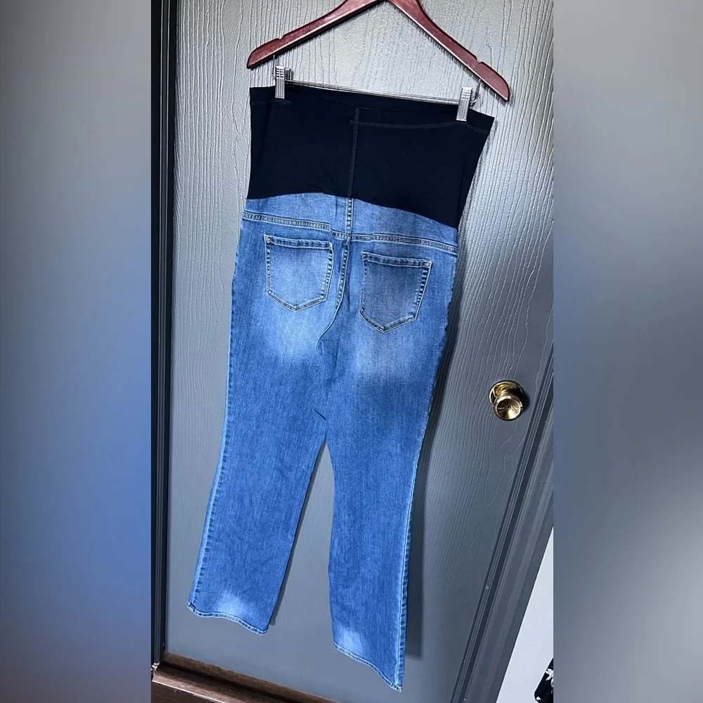 Liz Lange over the belly boot cut jeans size 12